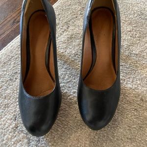 Clarks Artesian round toe